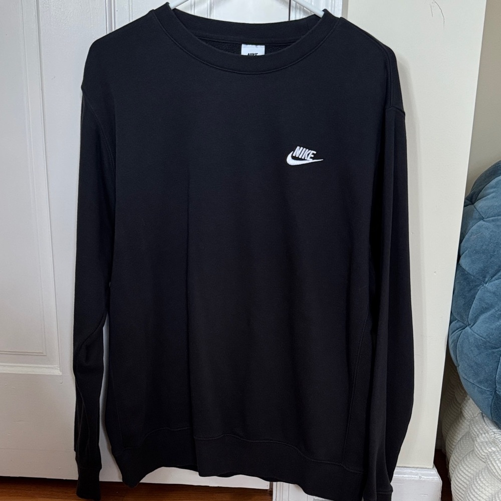 Nike Men's Crewneck Sweater in Black